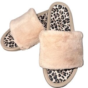 Hey Dude Shoes/ Hey Dude Peggy Tan Slippers Size 7.5 (Women)